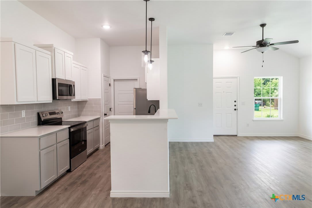 921 Ashwood Drive – photo 3