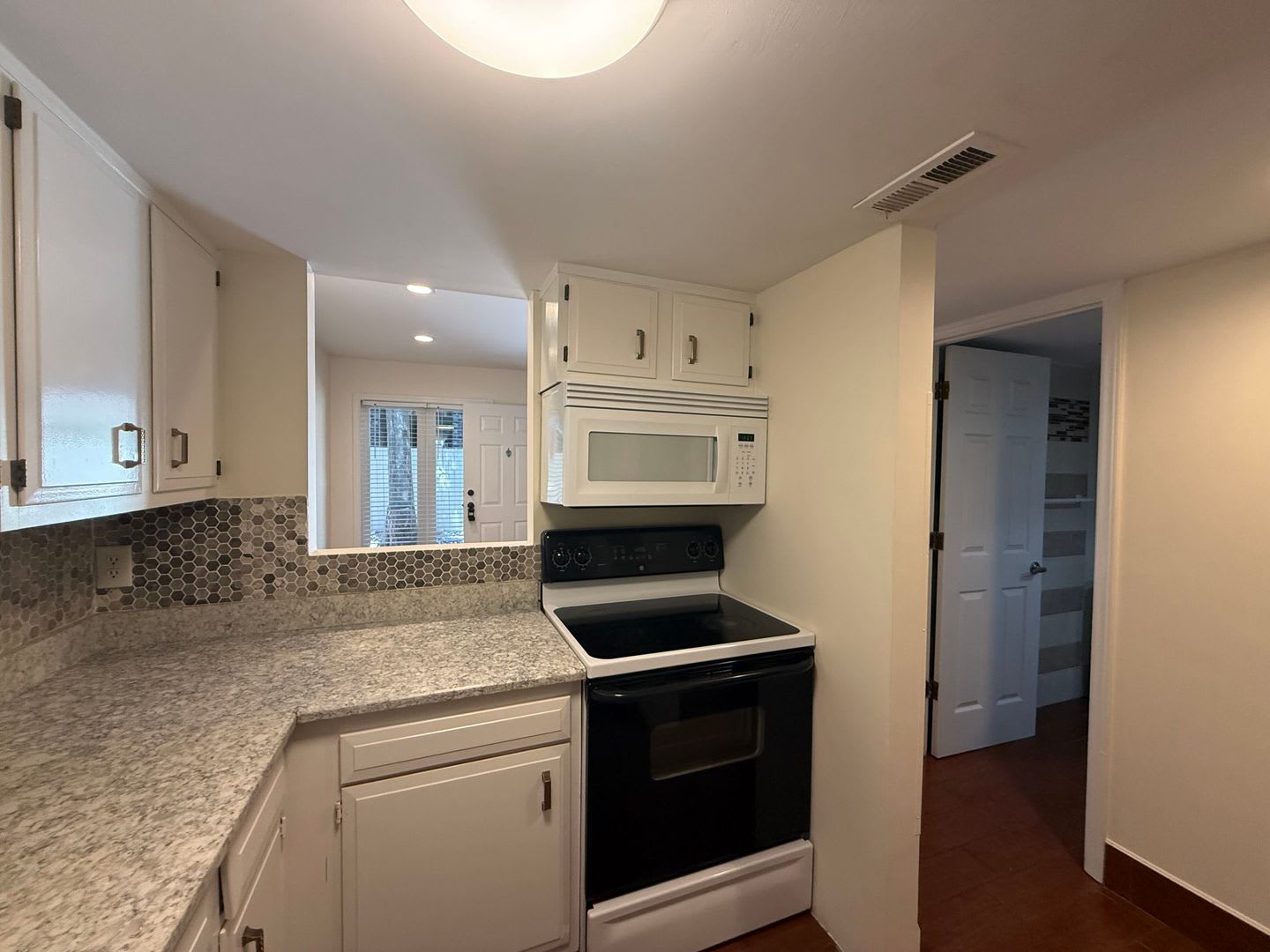 75th Ave Renovated Loft Style Townhome – photo 5