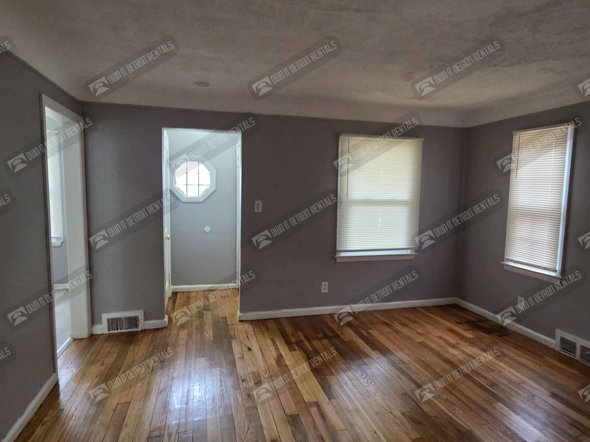 9526 Prest St – photo 4
