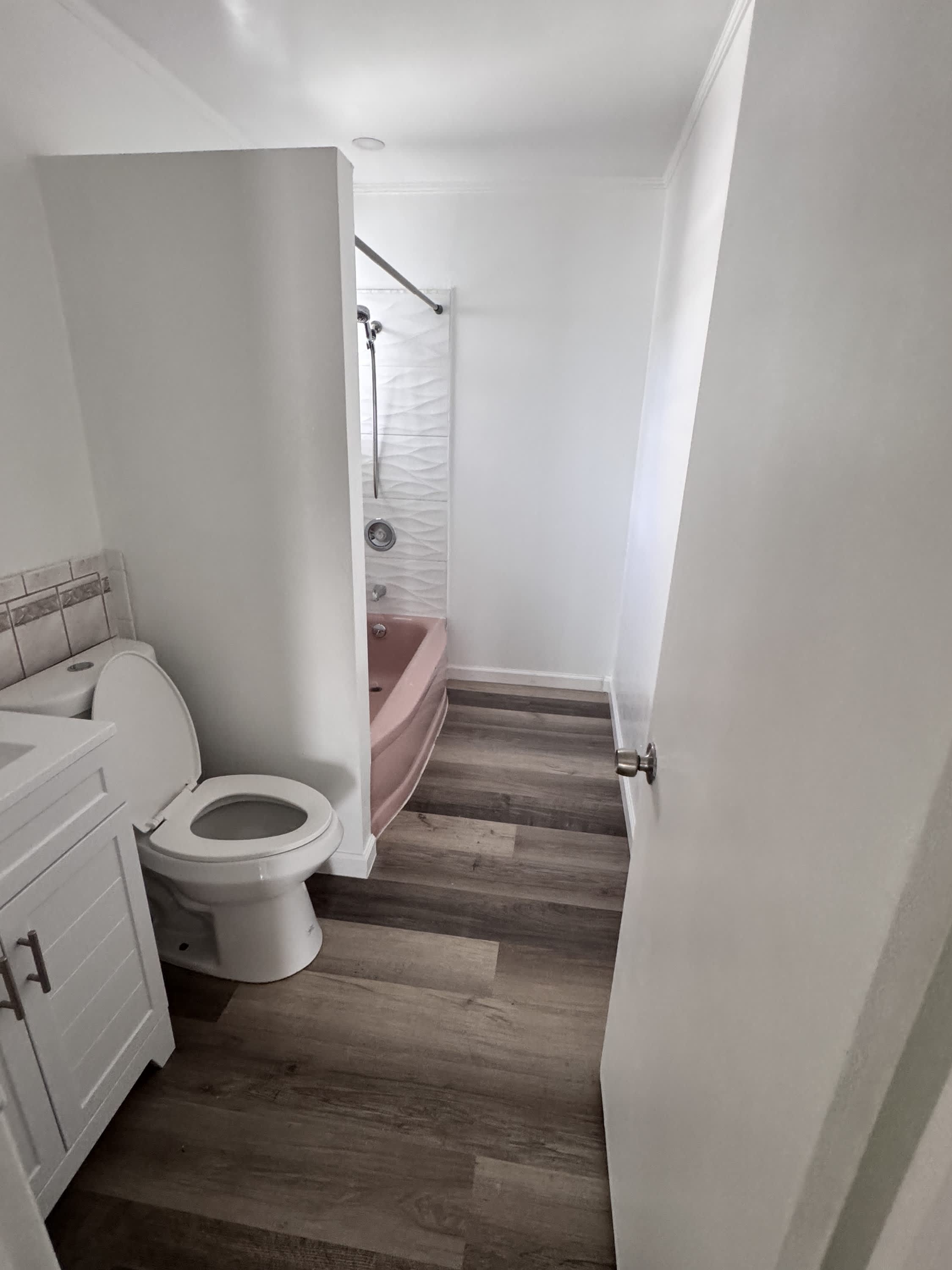 1646 Yosemite Avenue – photo 4