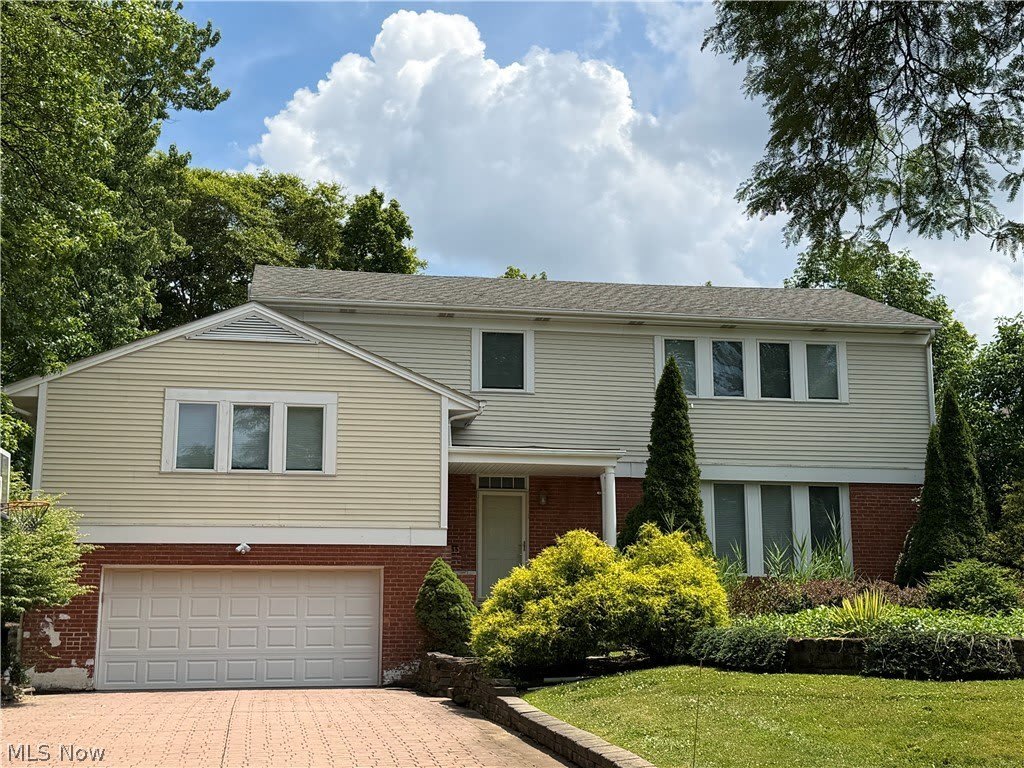 2455 Buckhurst Drive – photo 1