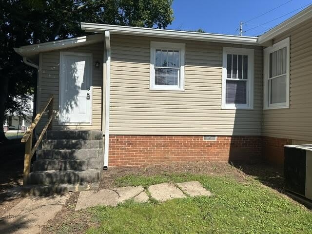 585 Central Avenue NW – photo 2