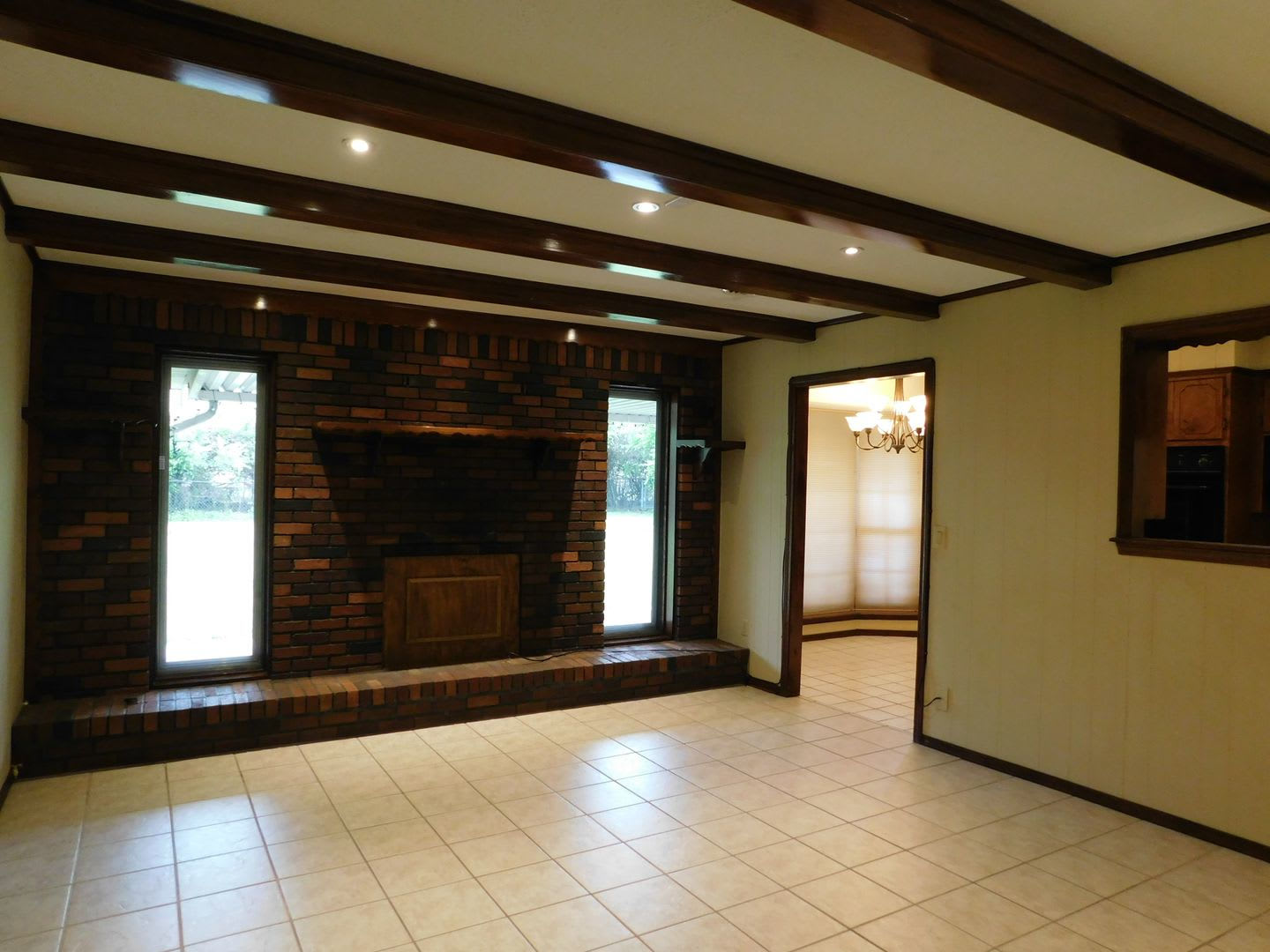 Charming 3 Bedroom 2 Bath House – photo 2
