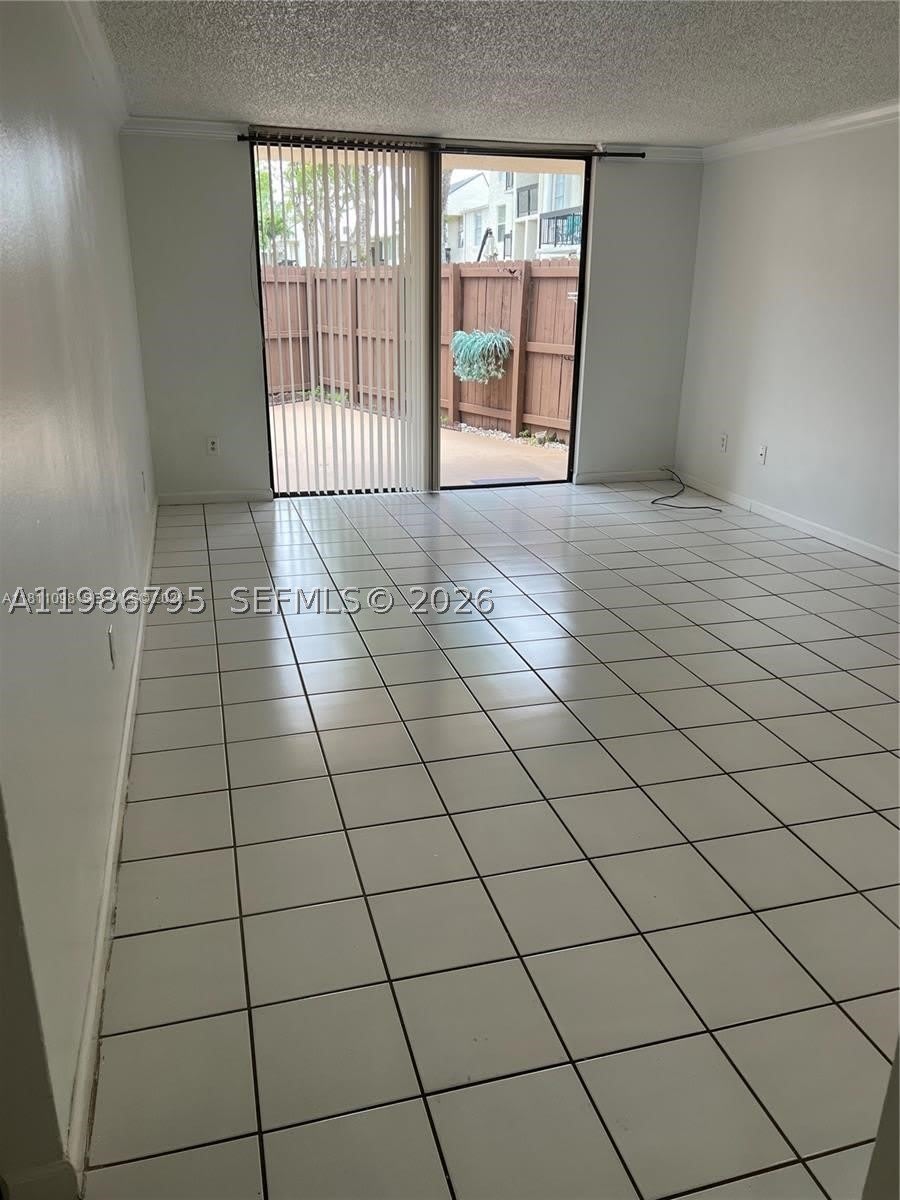 8307 SW 142nd Ave – photo 4