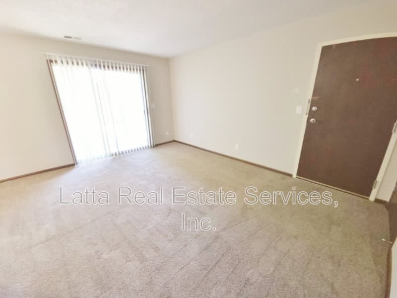 12502 E 40th St S – photo 2
