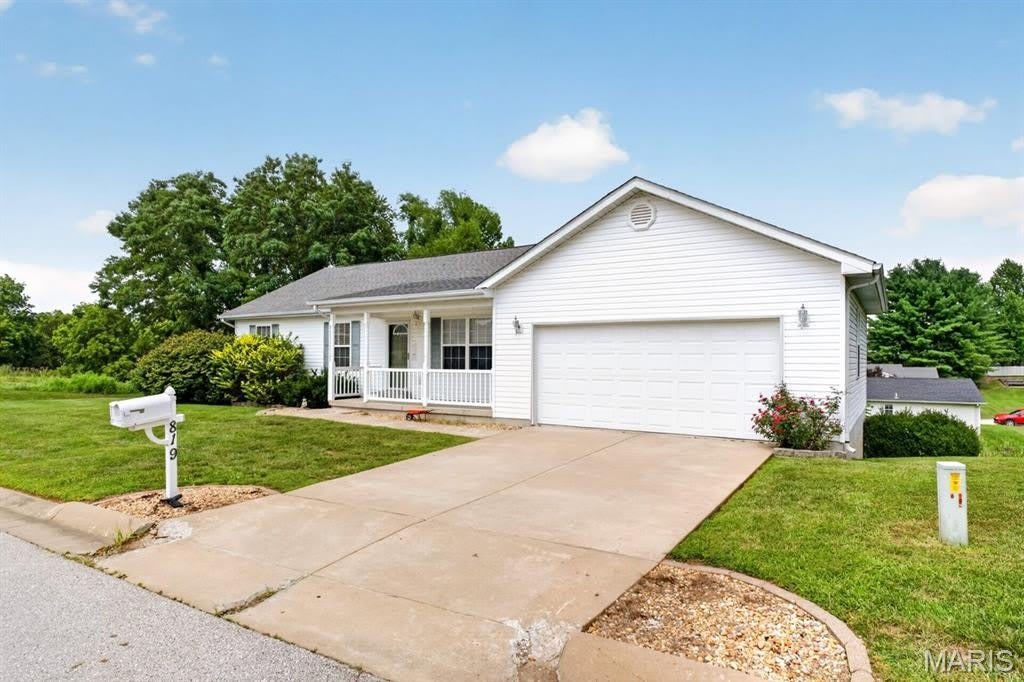 819 Tiffany Court – photo 3