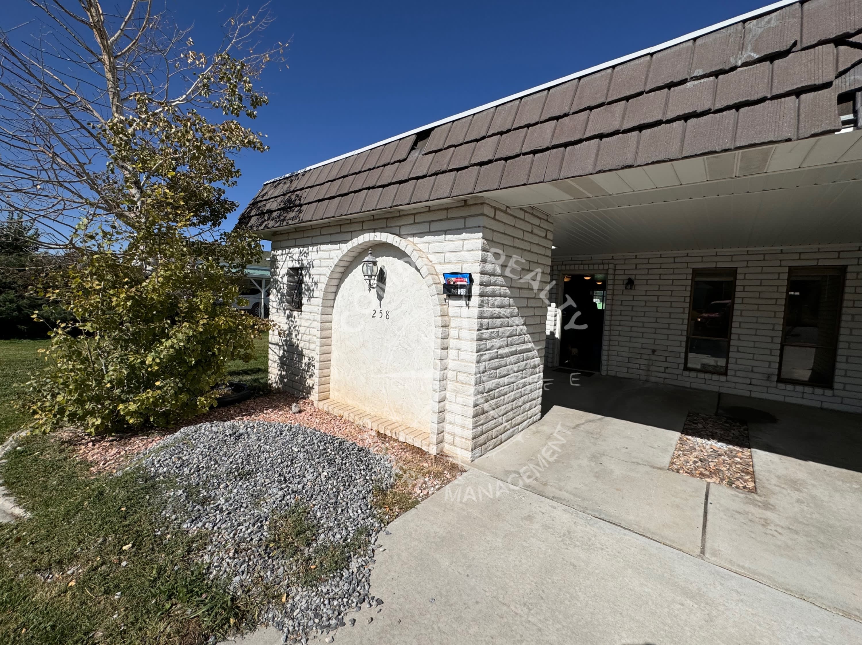258 West 400 South – photo 1