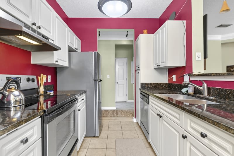 1811 Chatelain Way – photo 2