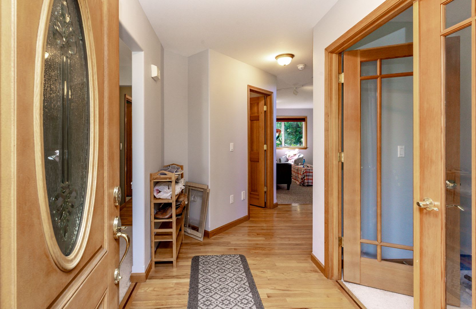 Lovely 5 Bedroom Property at the End of the Cul De Sac! – photo 2