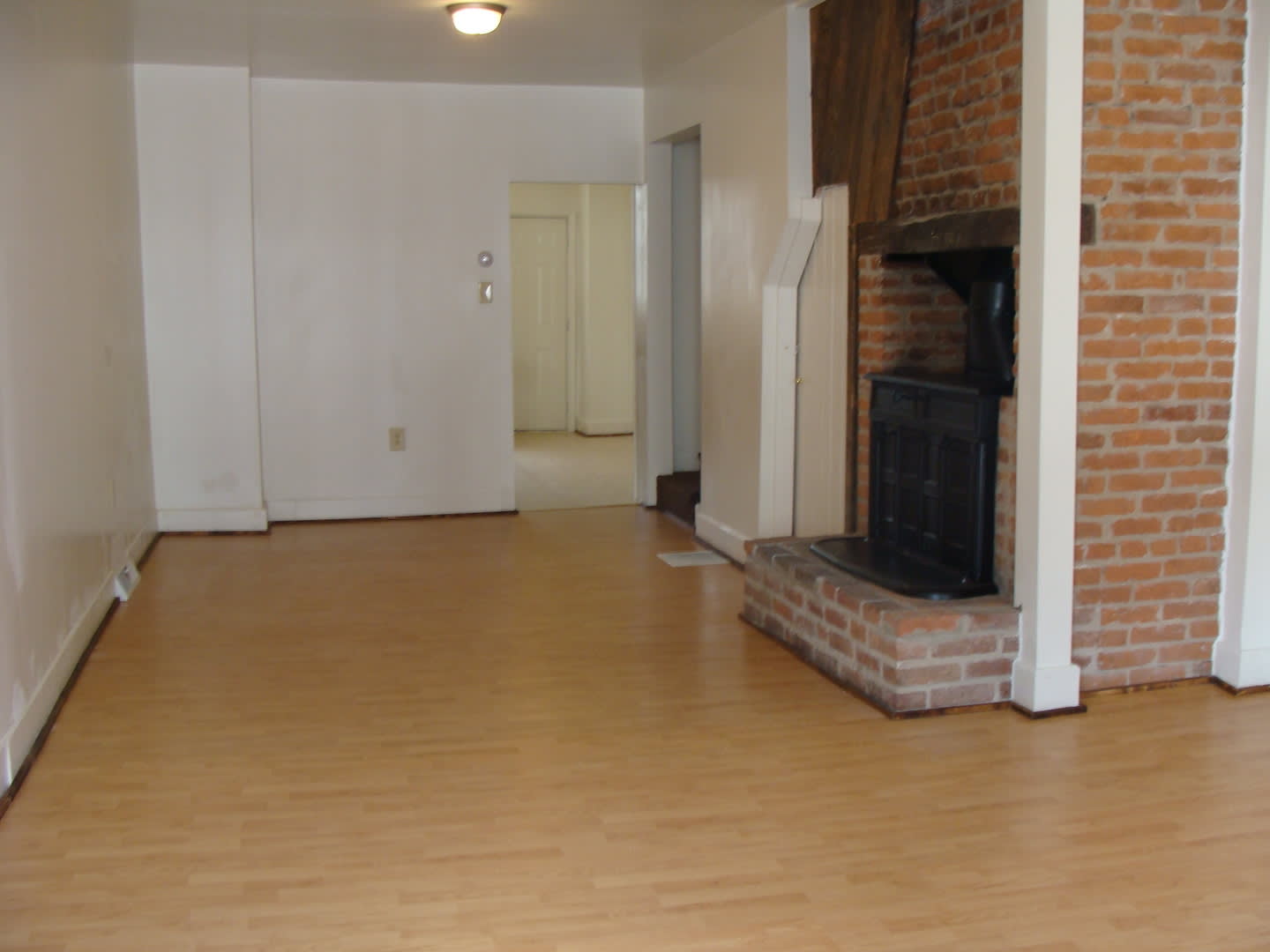 Pet Friendly 3 Bedroom House Near Revs Stadium – photo 1