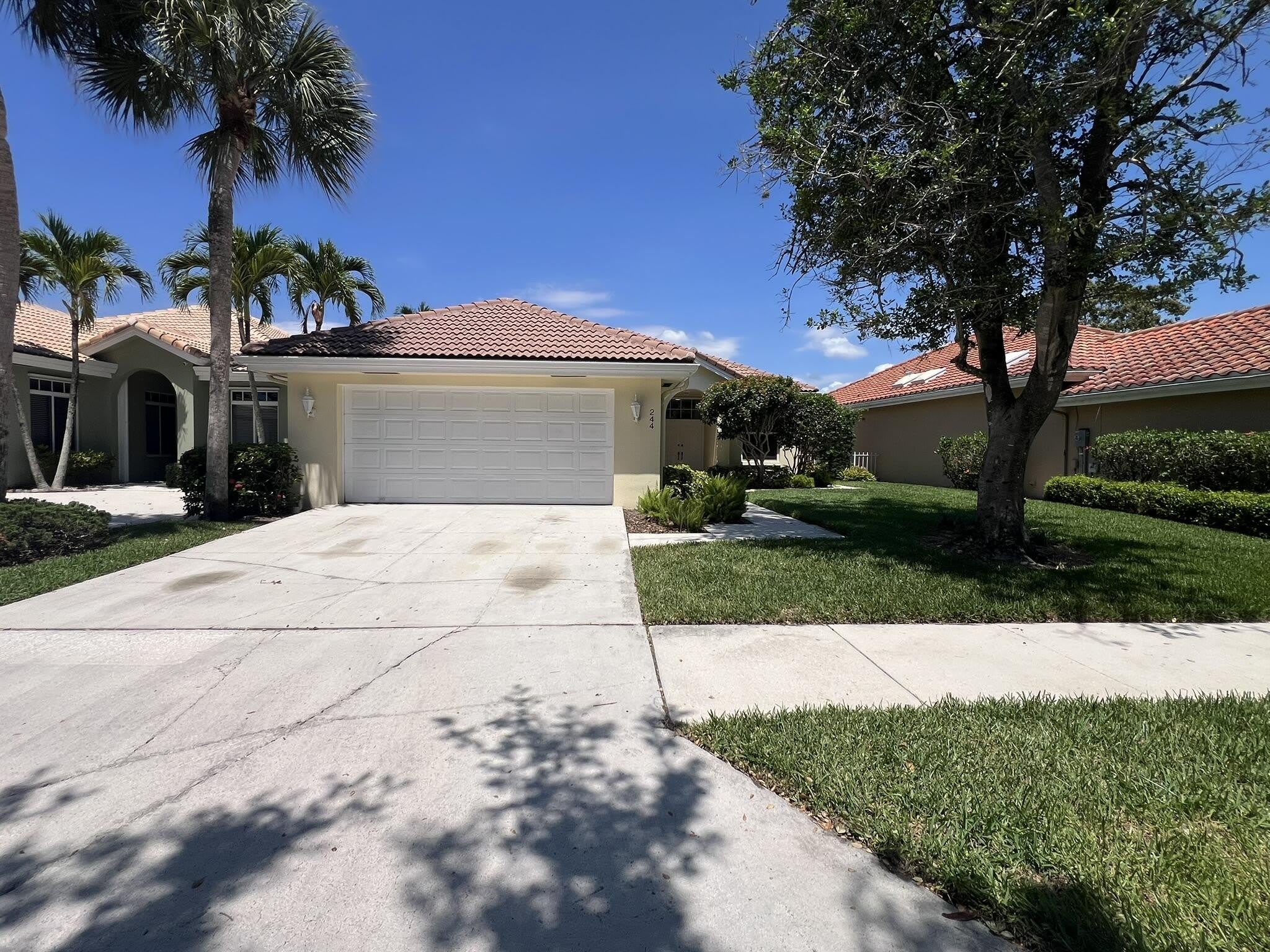 244 Hampton Place – photo 2