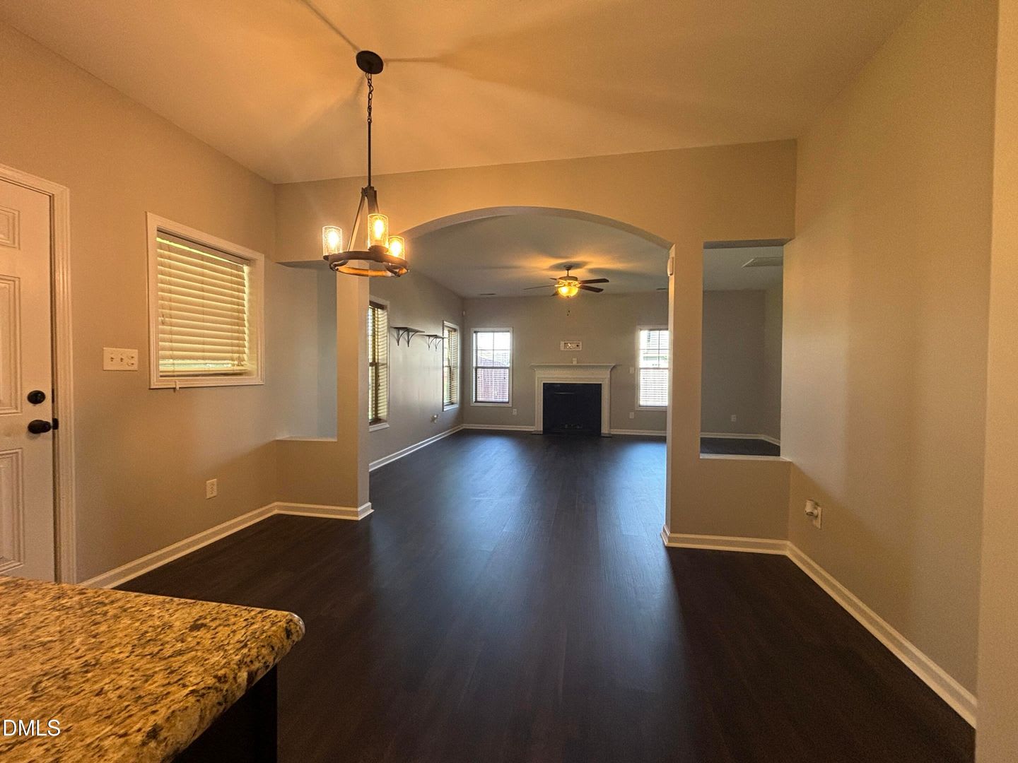 438 Roanoke Dr – photo 3