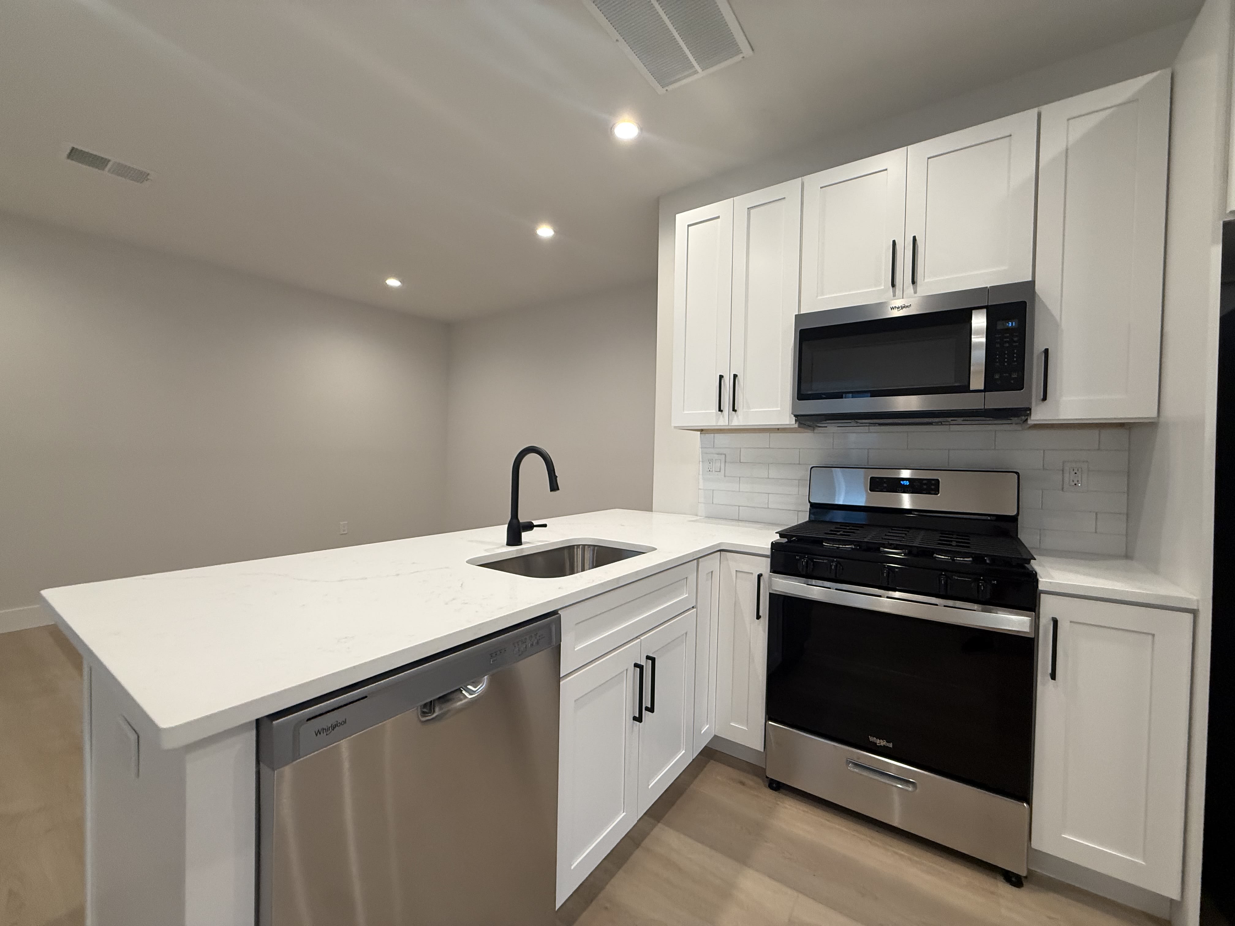 160 Main St – photo 5