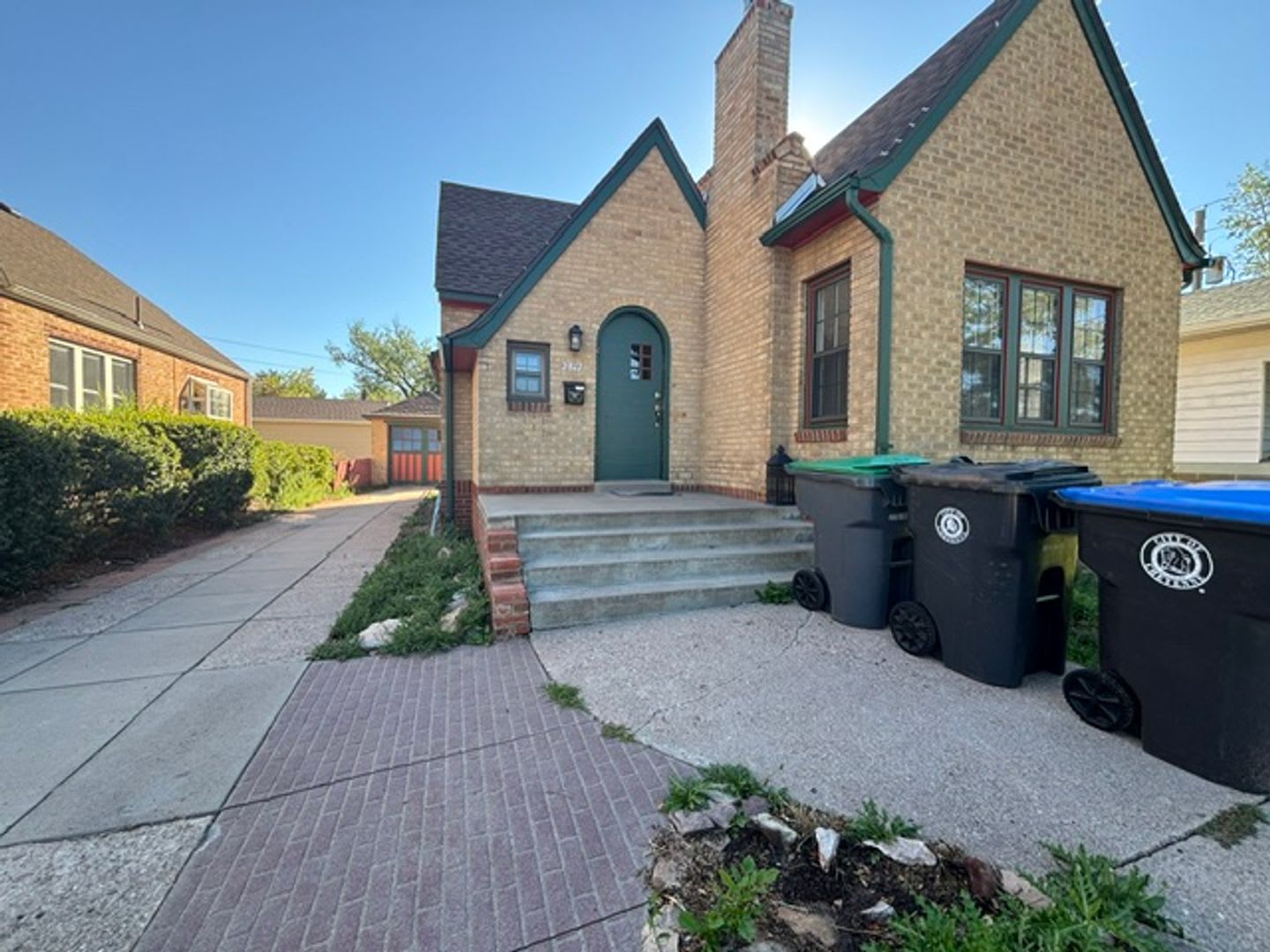 3 Bedroom 2 Bath Single Family Home in the Avenues! – photo 1