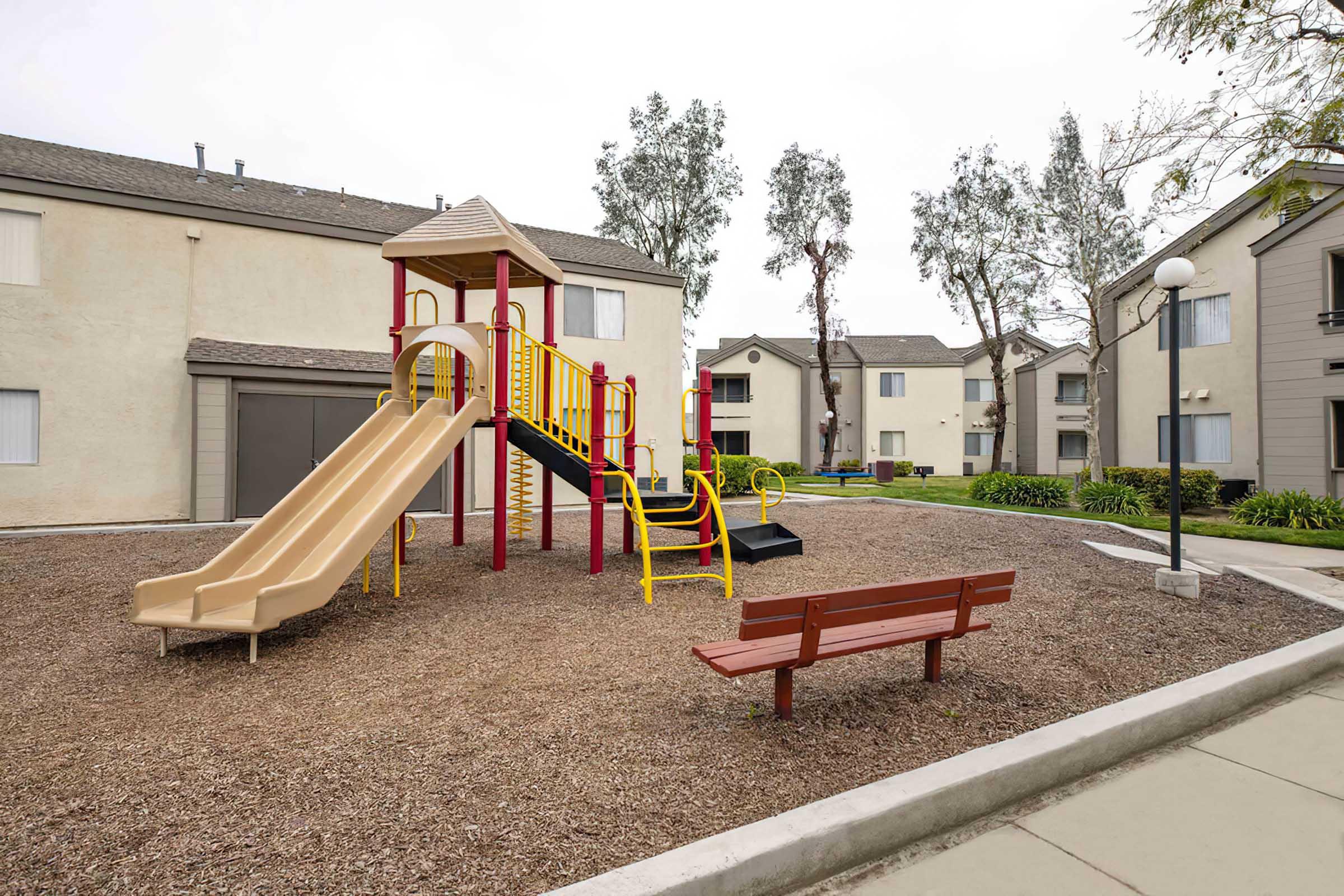 Shadow Canyon Apartments – photo 3