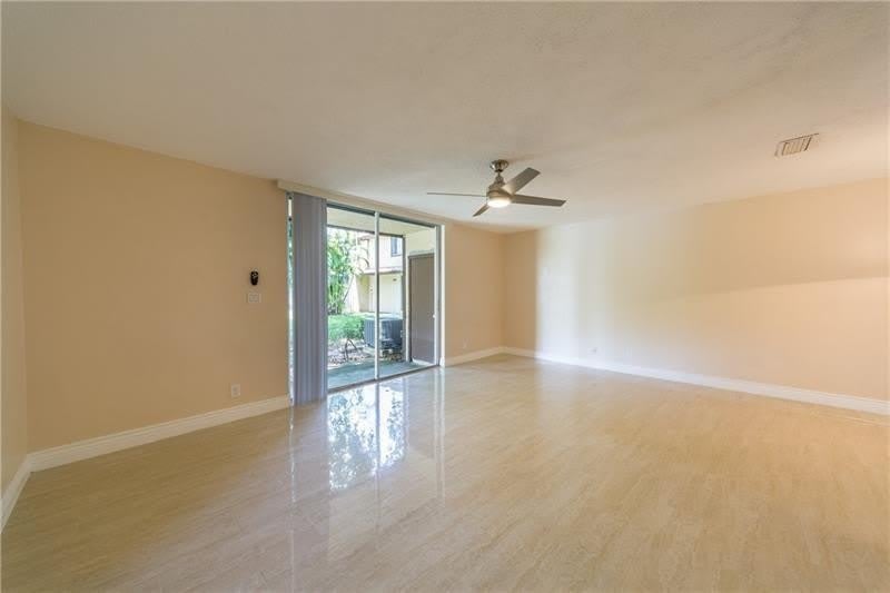 1343 Hampton Boulevard – photo 3