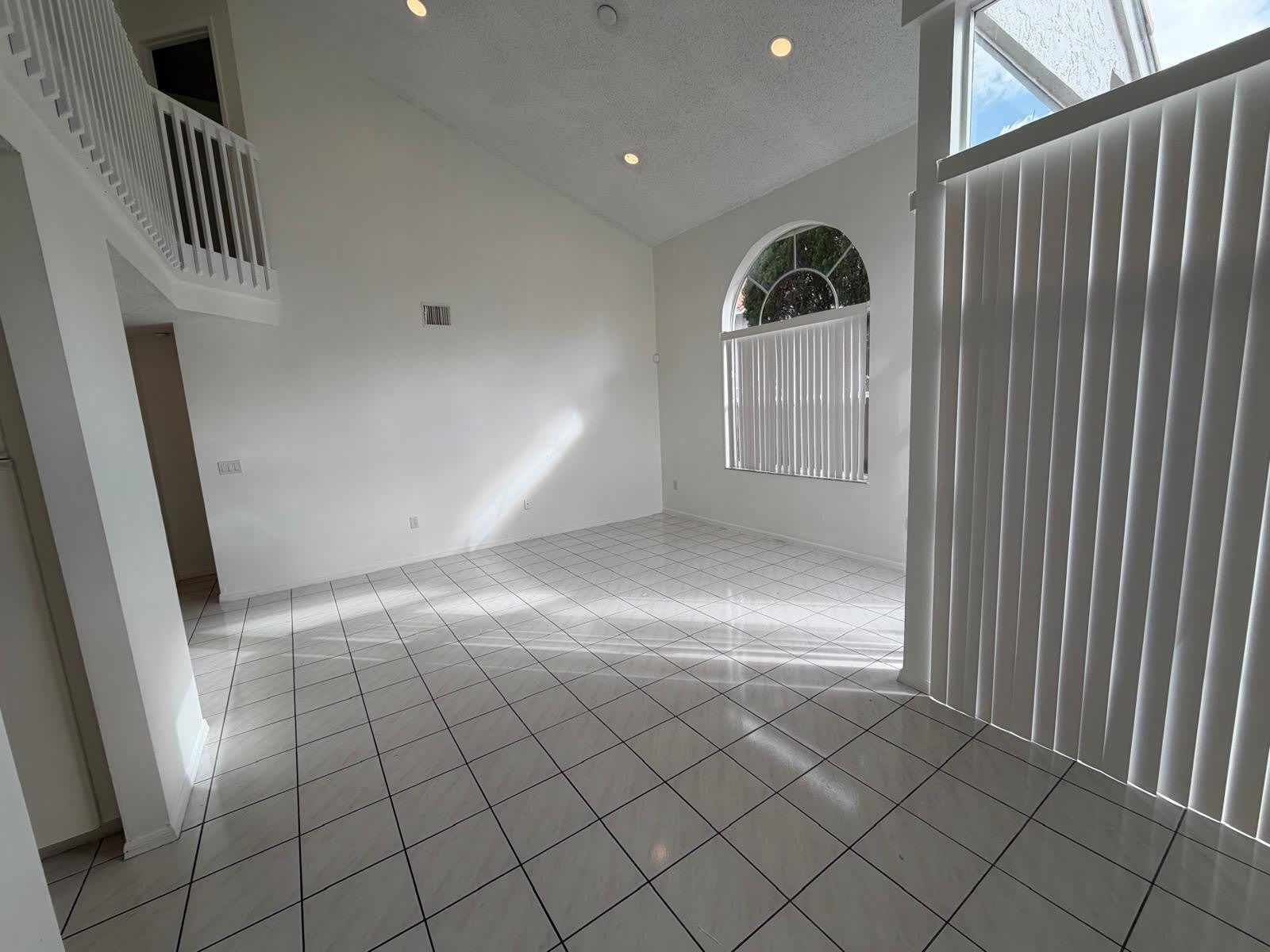 3780 Amalfi Drive – photo 4