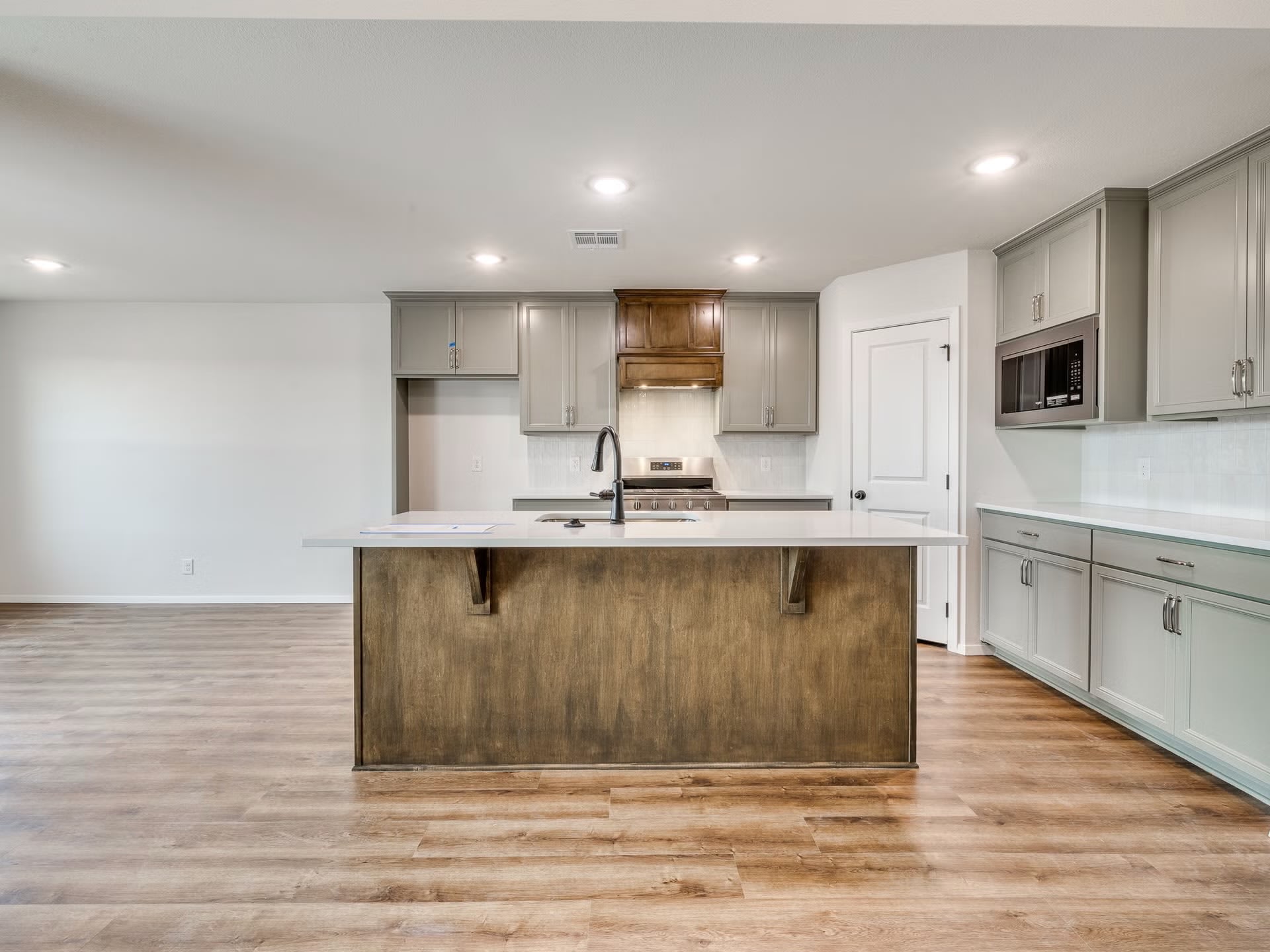 3422 E 153rd St S – photo 5