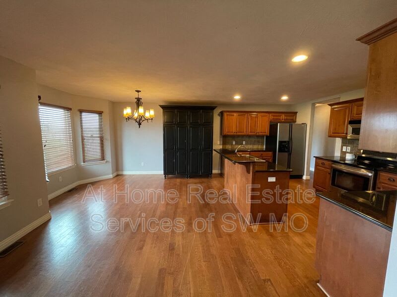 6063 N 19Th – photo 3