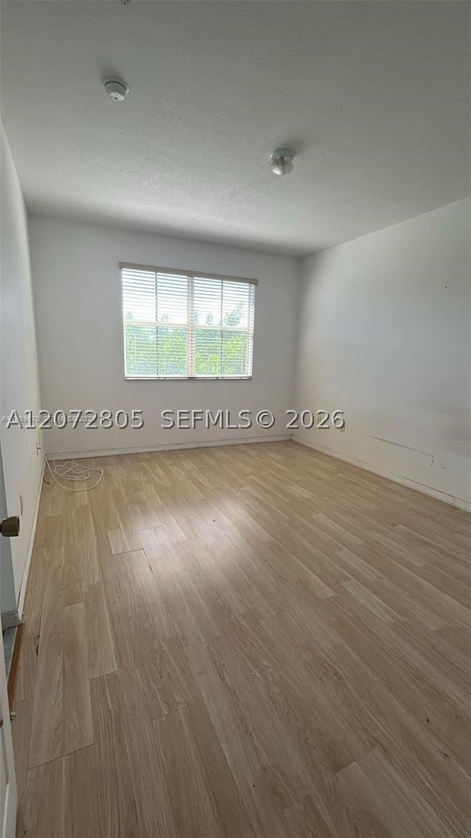 937 SW 143rd Ave – photo 4