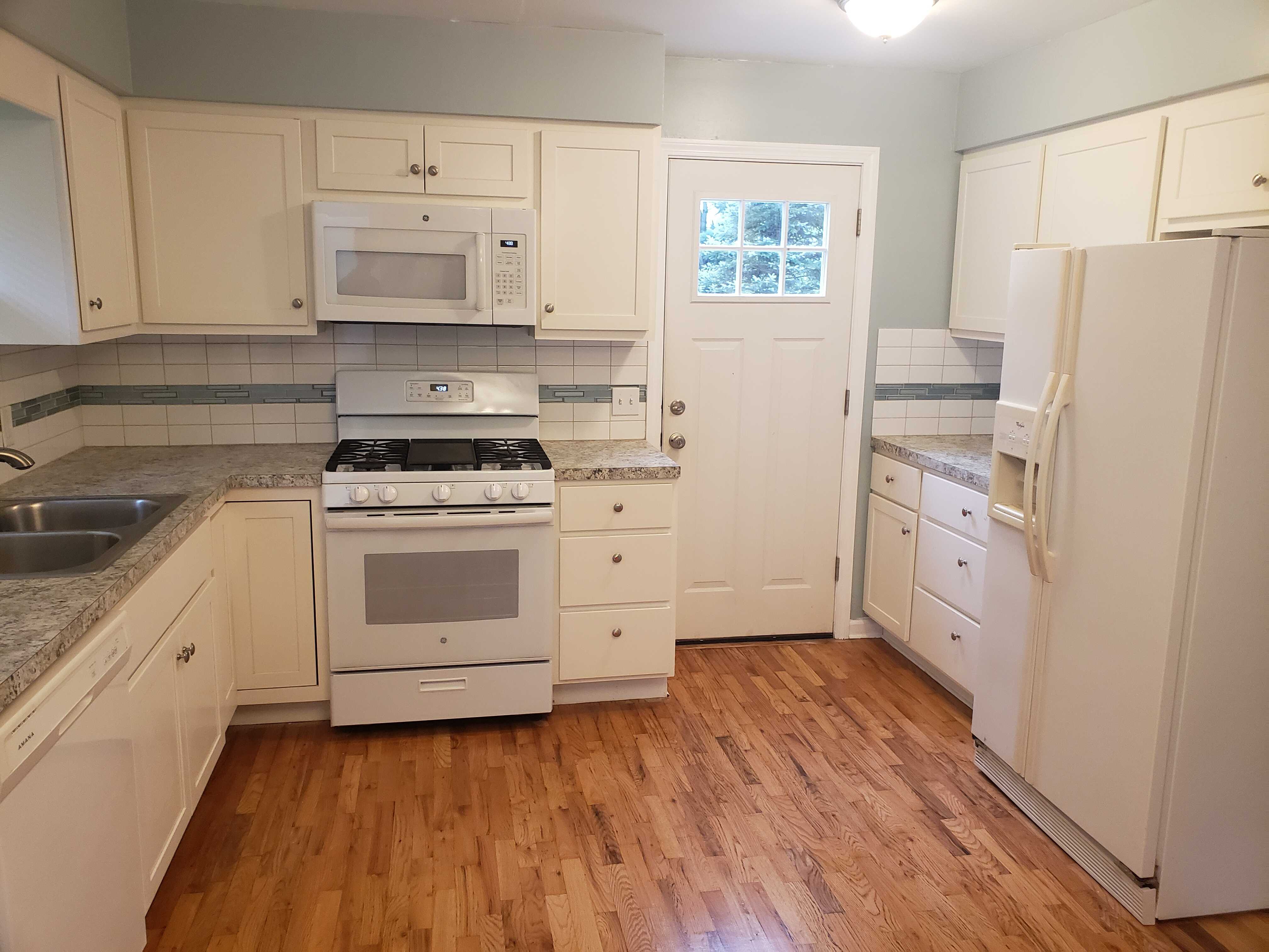 12066 North Division Avenue – photo 4