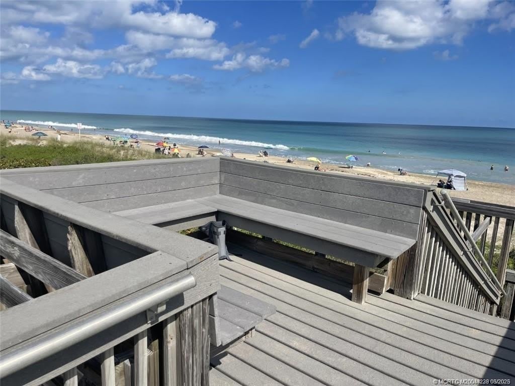 5565 NE Gulfstream Way – photo 3