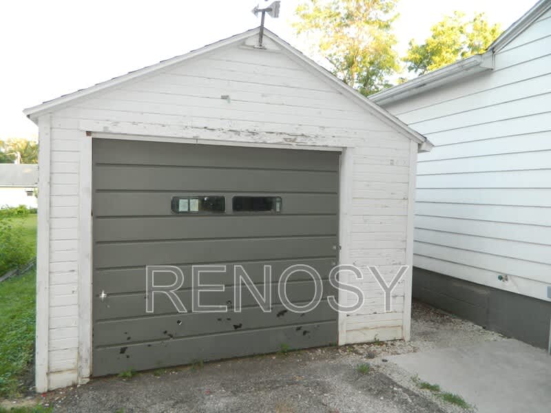 219 S 14th – photo 3