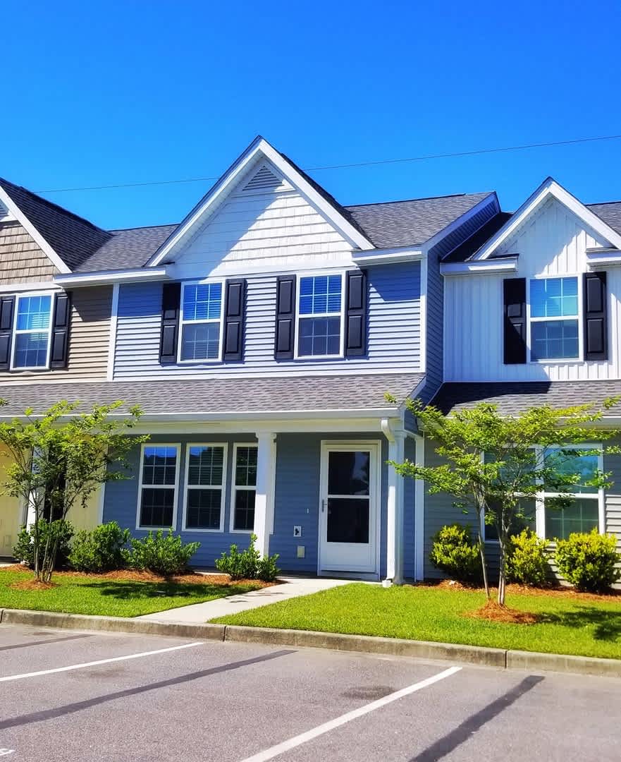 3 Bedroom, 2.5 Bath Townhome – photo 2