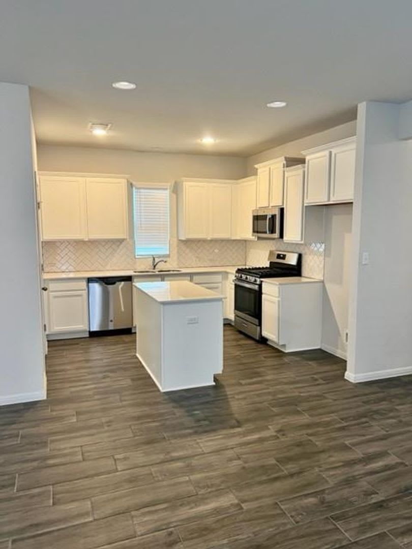 Beautiful Free standing Single Story Sorrento Condominium Home 3-2 with 2 car Garage / Pflugerville – photo 3