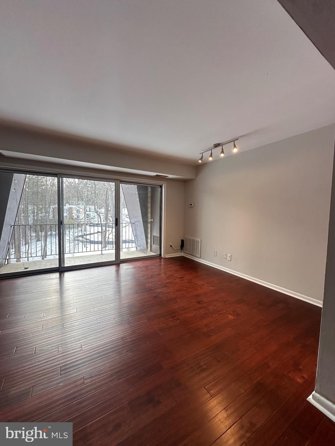 11625 Vantage Hill Road – photo 3