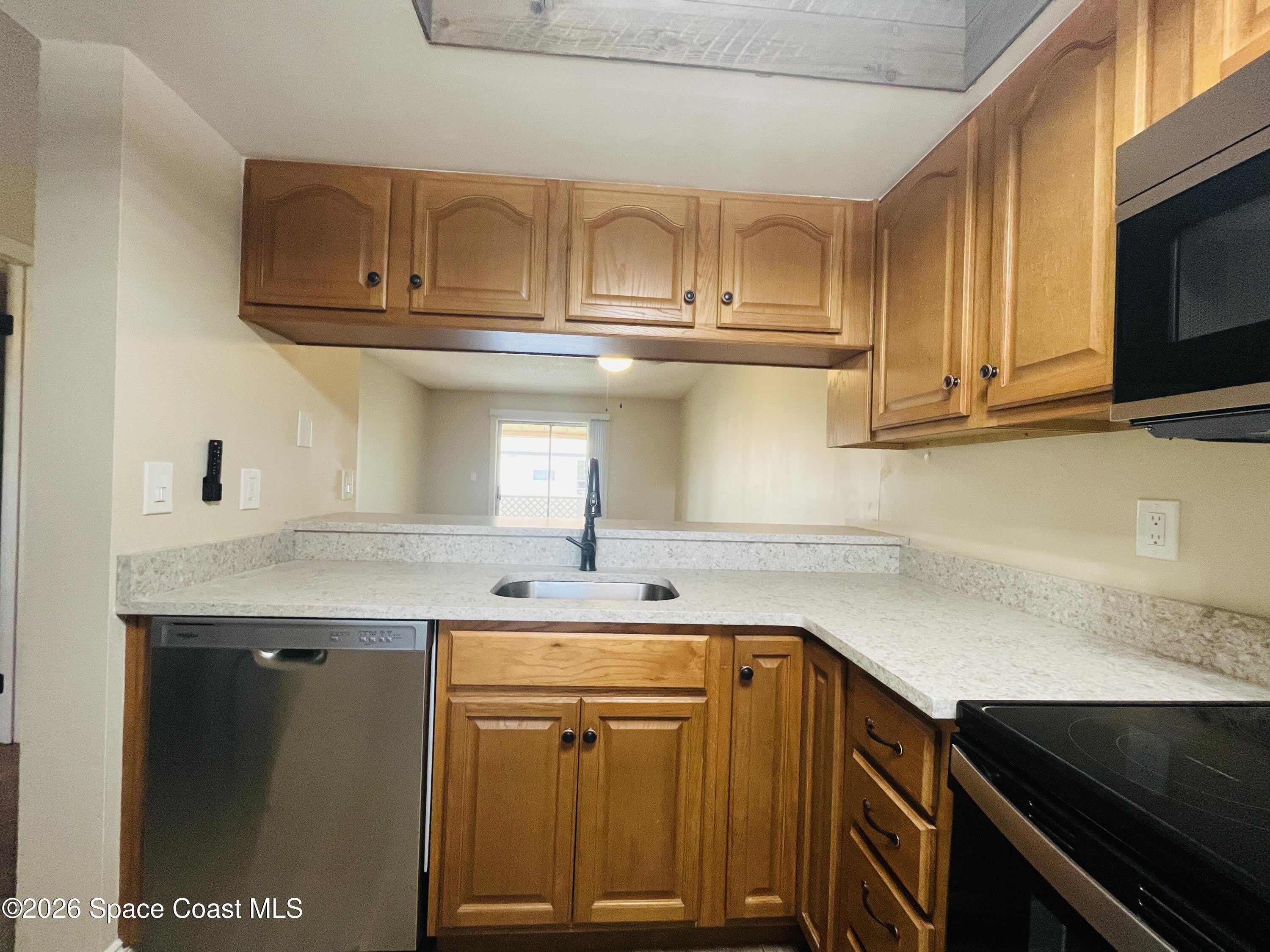 2963 Sir Hamilton Circle – photo 4