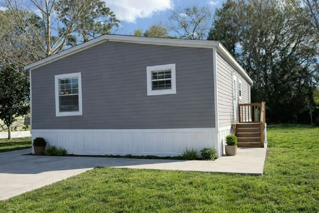 172 Ashville St – photo 1