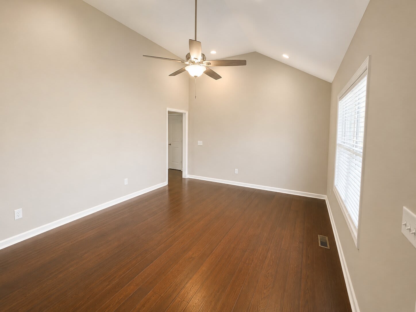 355 North Harris Road – photo 2