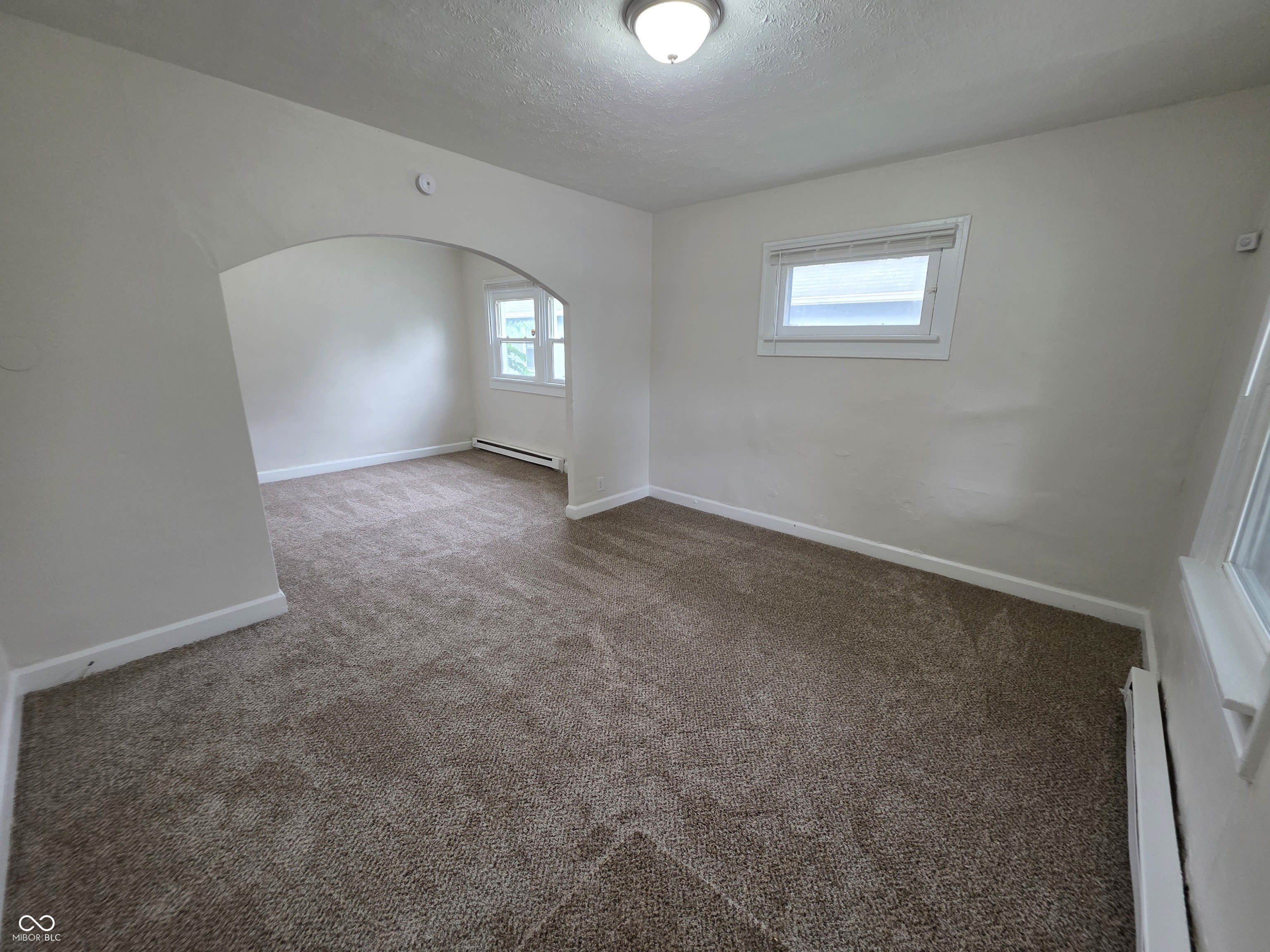833 N Gladstone Avenue – photo 4