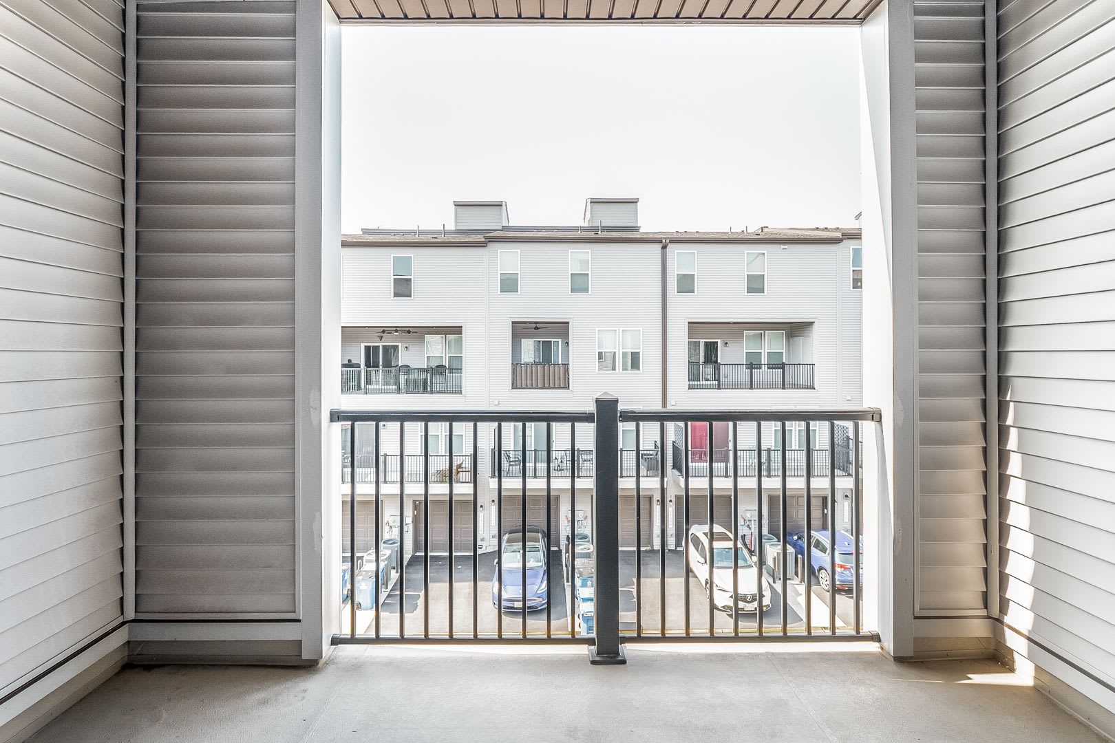 Luxury 3Br 2 5Ba Condo W Balcony And Rooftop Terrace Garage Walk To One Loudoun – photo 5