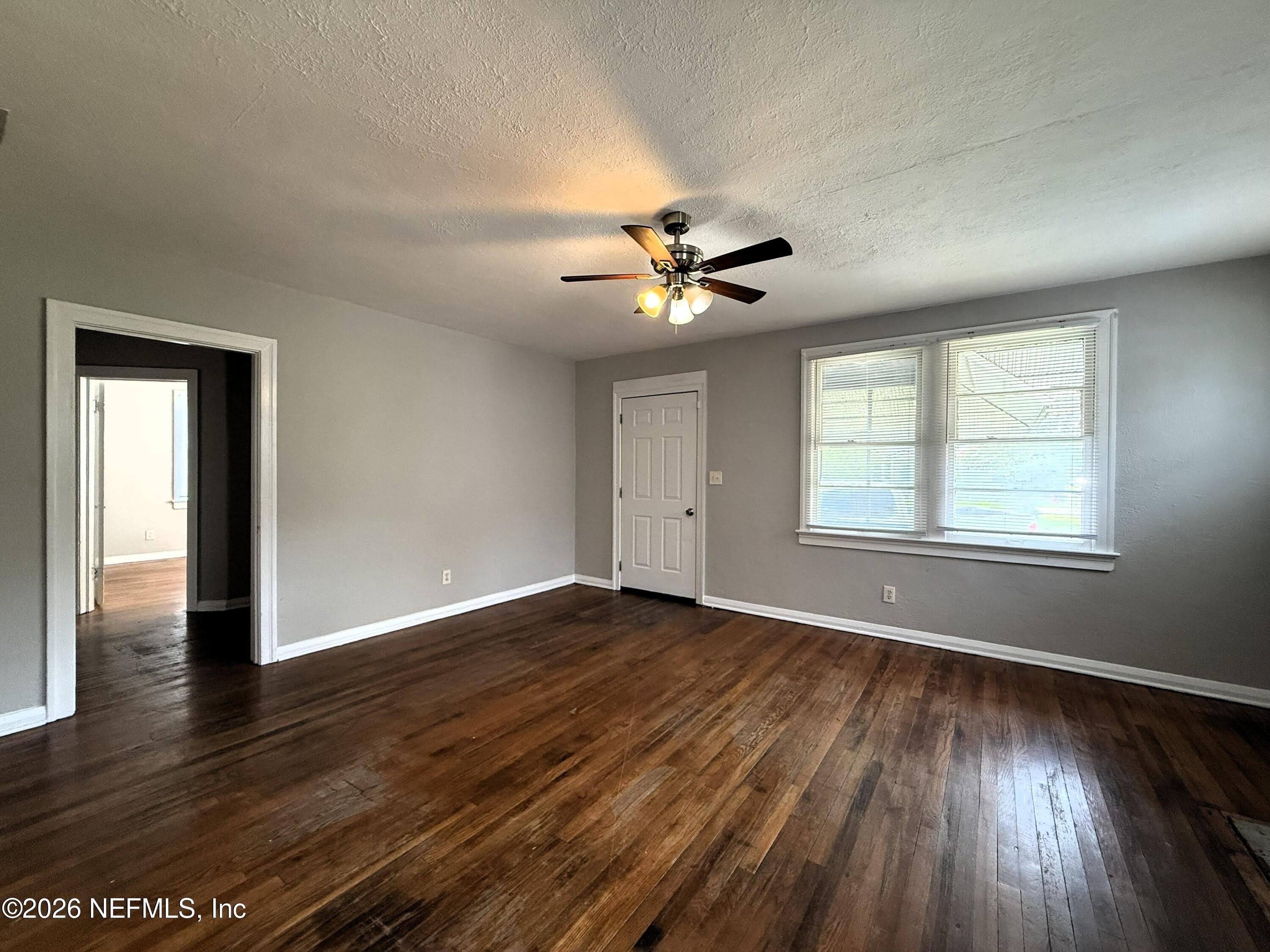 843 MACKINAW Street – photo 5