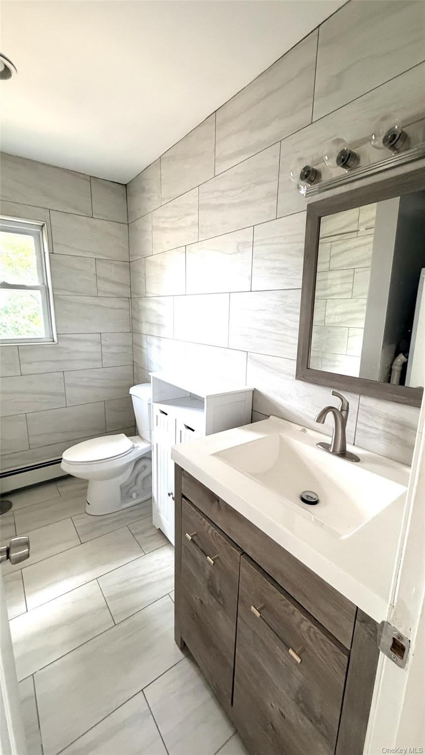200 Hicksville Road – photo 5