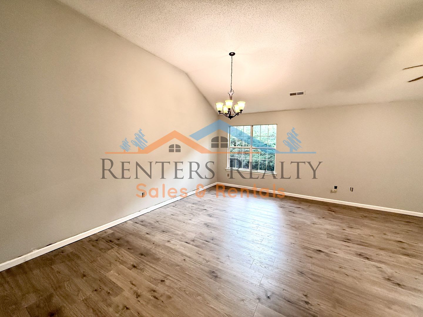 Beautiful 3-Bedroom Home in Madison’s Highly Desired Bob Jones High School District – photo 5