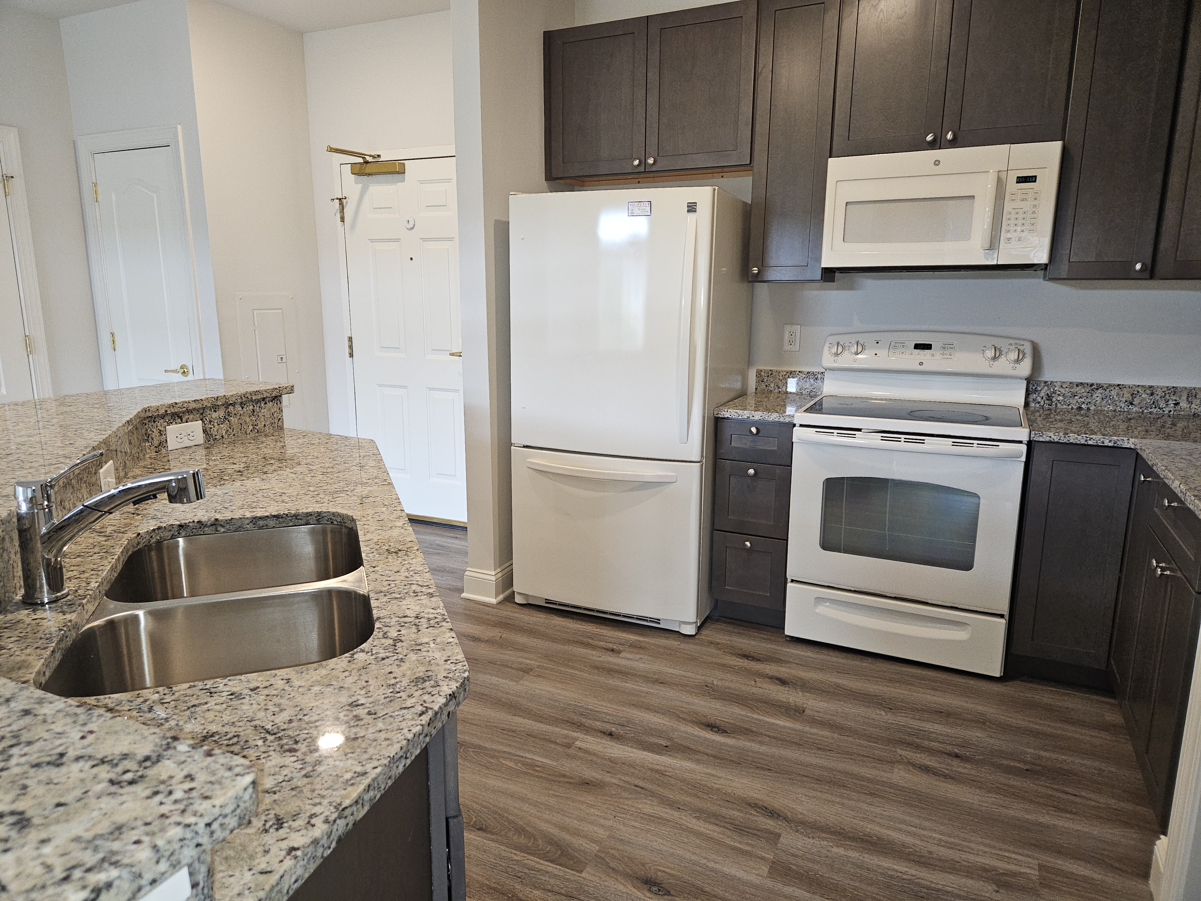 3000 Fountainview Circle – photo 3