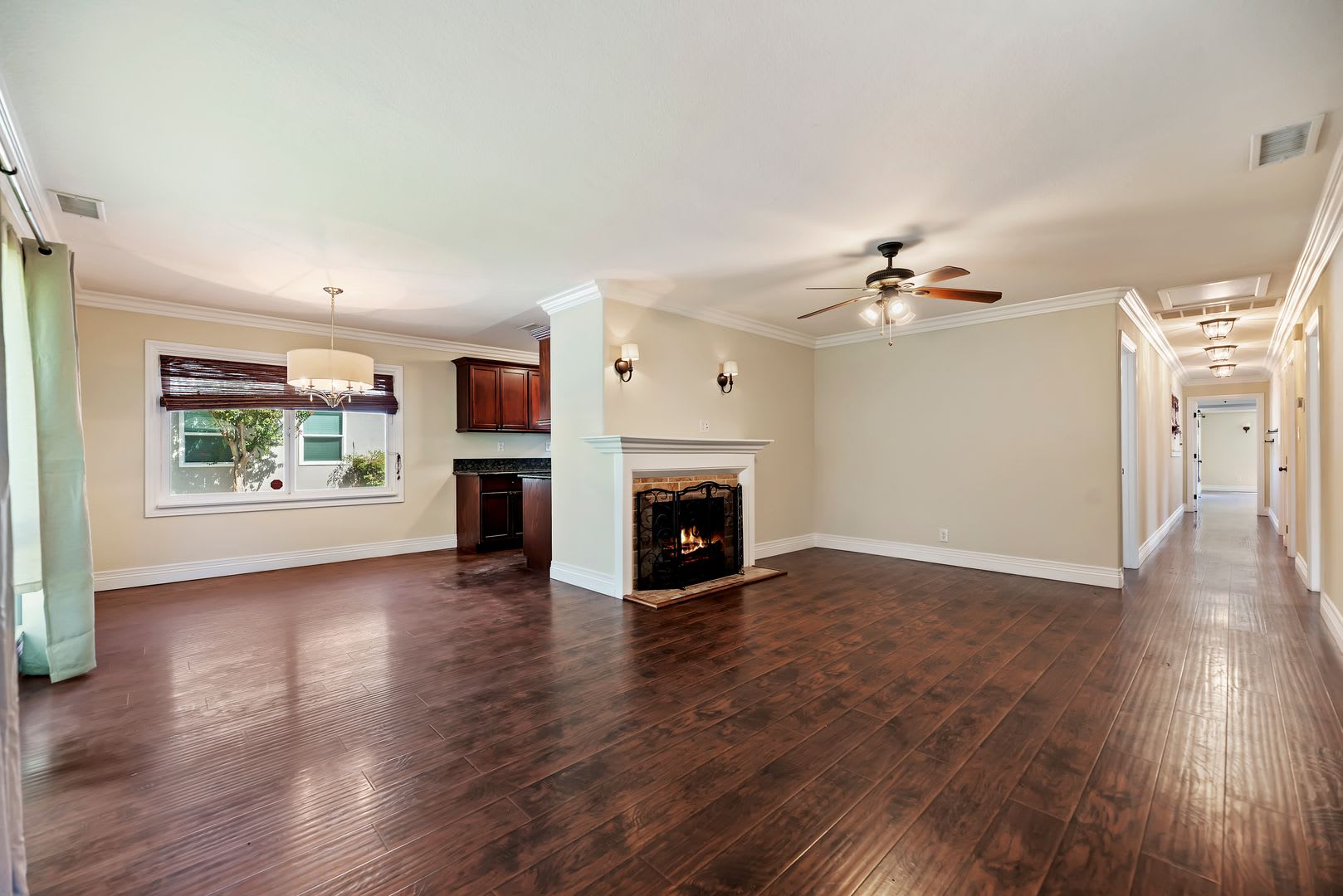 Stunning Riverside Home For Rent Solar Ev Charger More – photo 2