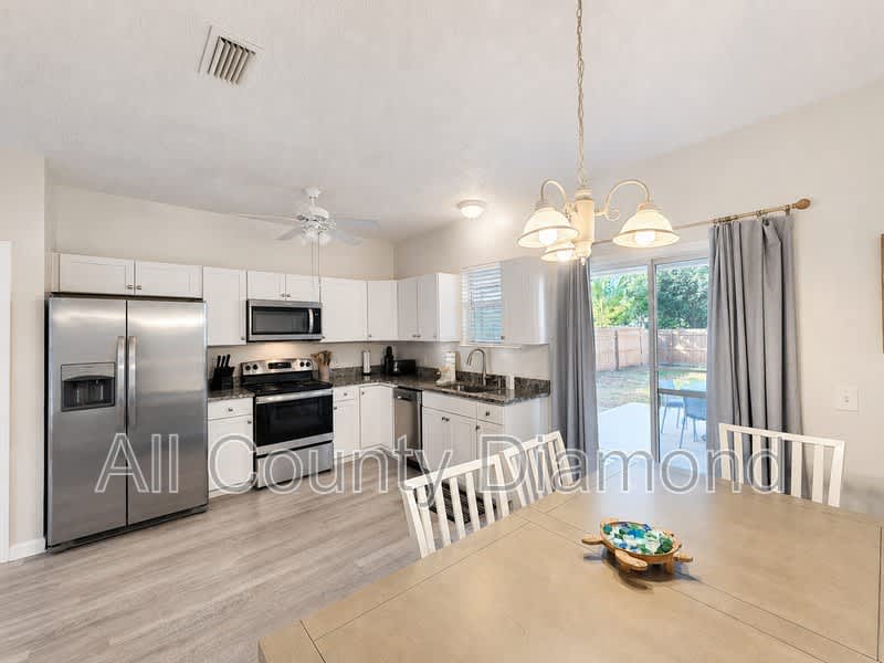 5726 Beach Dr – photo 5