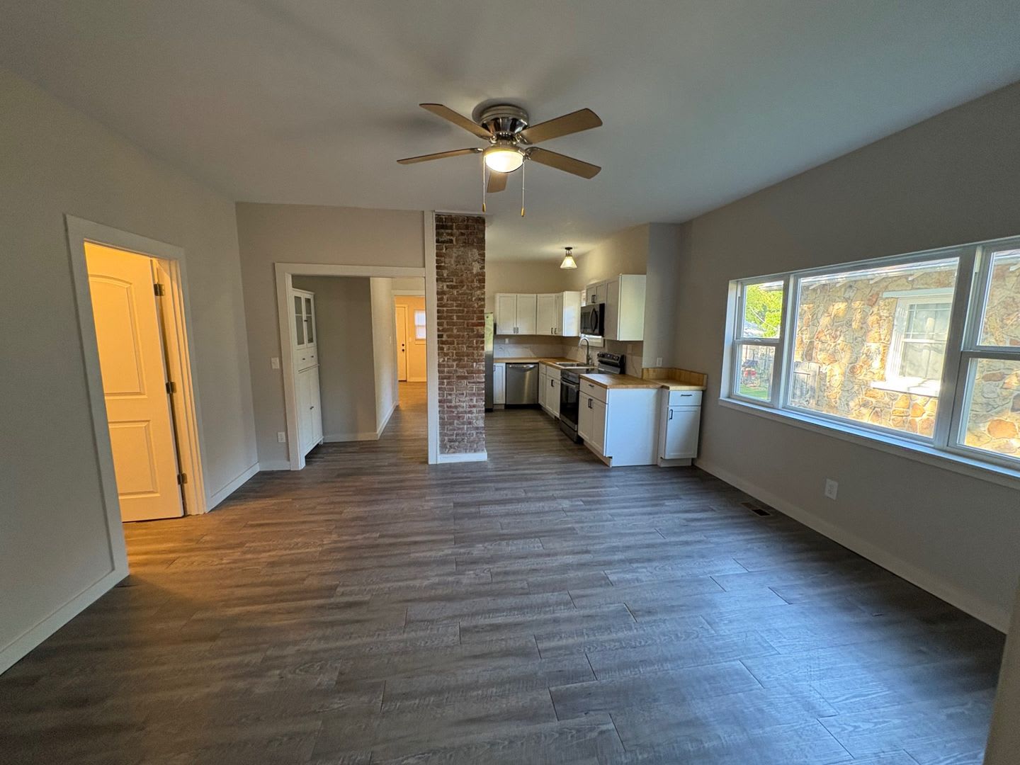 Charm, location and a great price! Do not pass this up – photo 2