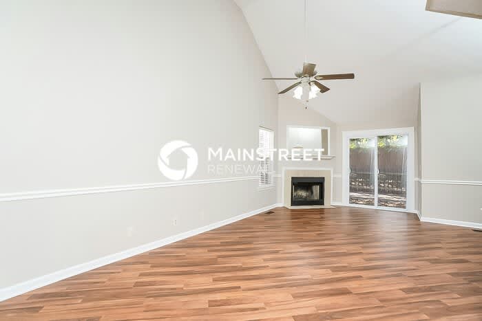 4068 Calumet Drive – photo 2