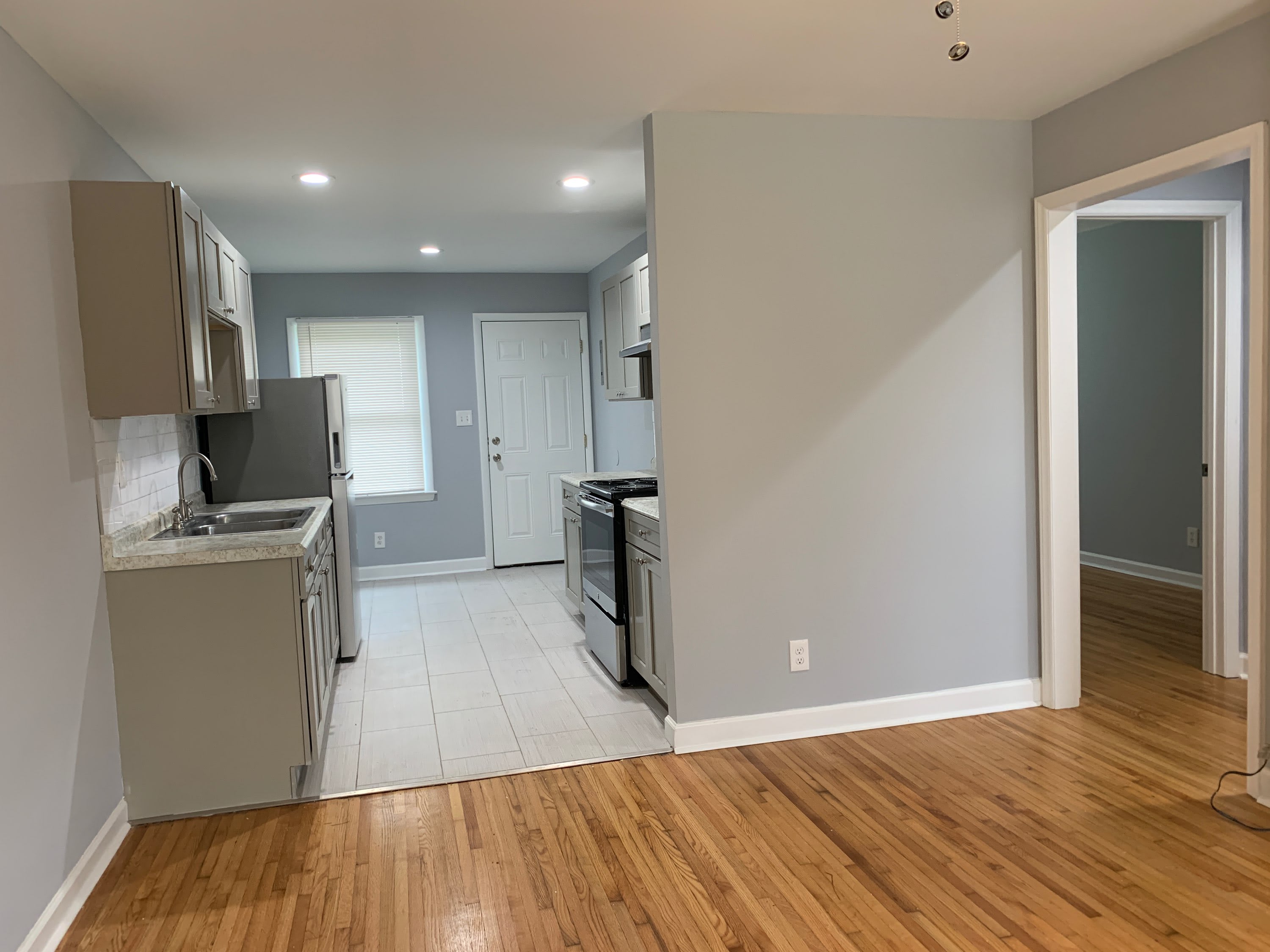 1403 Falcon Street – photo 2