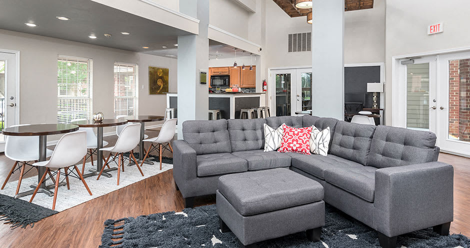 Broadmoor Apartment Homes – photo 2