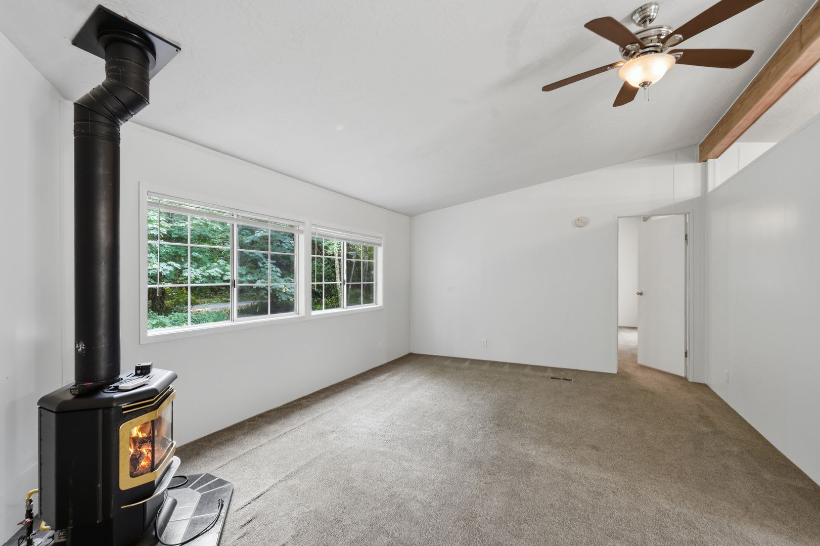 3Bd 2Ba Redmond Home – photo 3