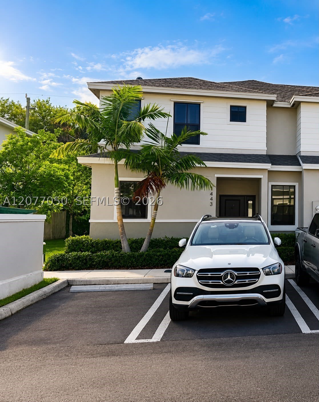 1443 NE 3rd Ave – photo 1