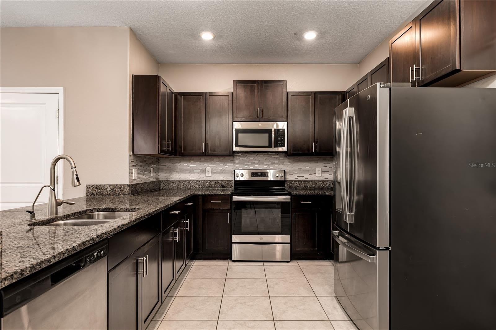 724 ROYAL EMPRESS Drive – photo 5
