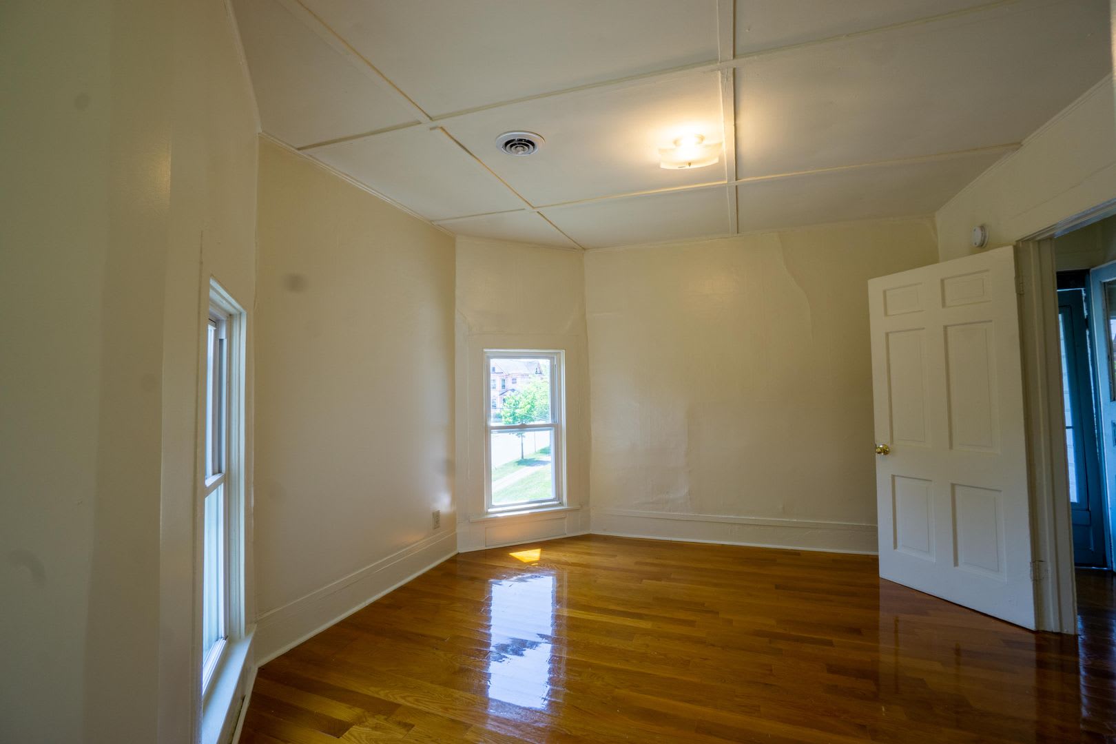 556 Columbus Ave- Second Floor 3 Bedroom Flat Available June 1, 2027 – photo 5