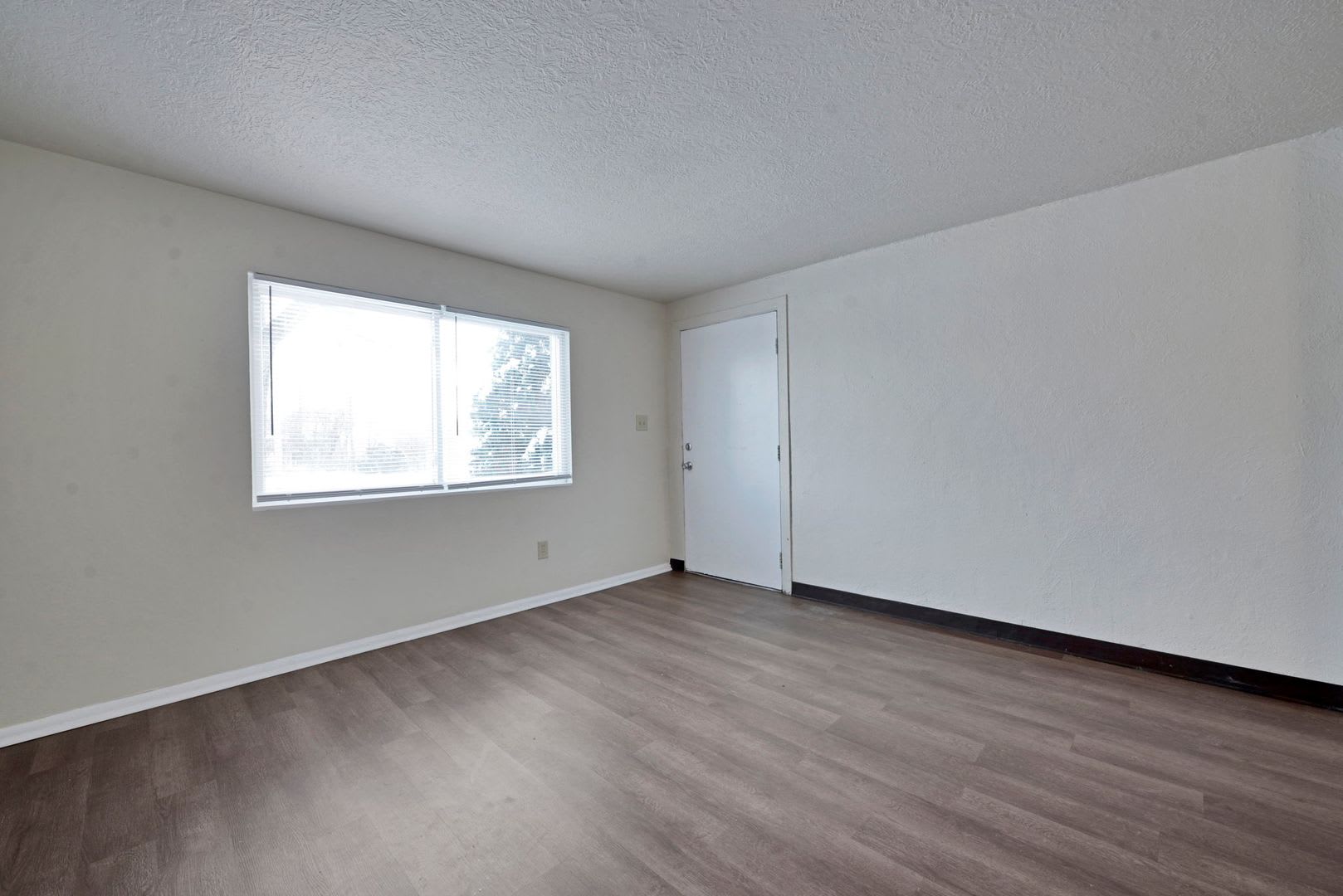 2 Bedroom Subsidy Friendly Apartment – photo 5